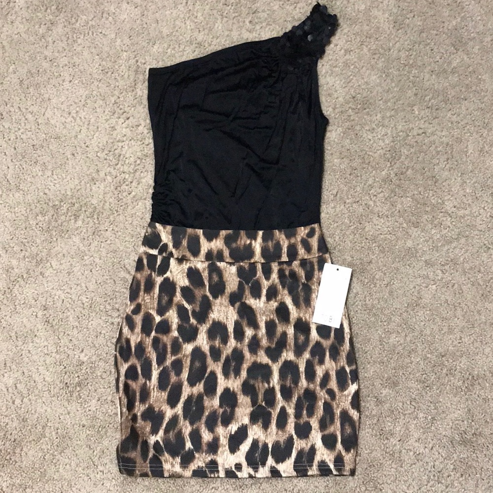 Leopard Skirt Outfit